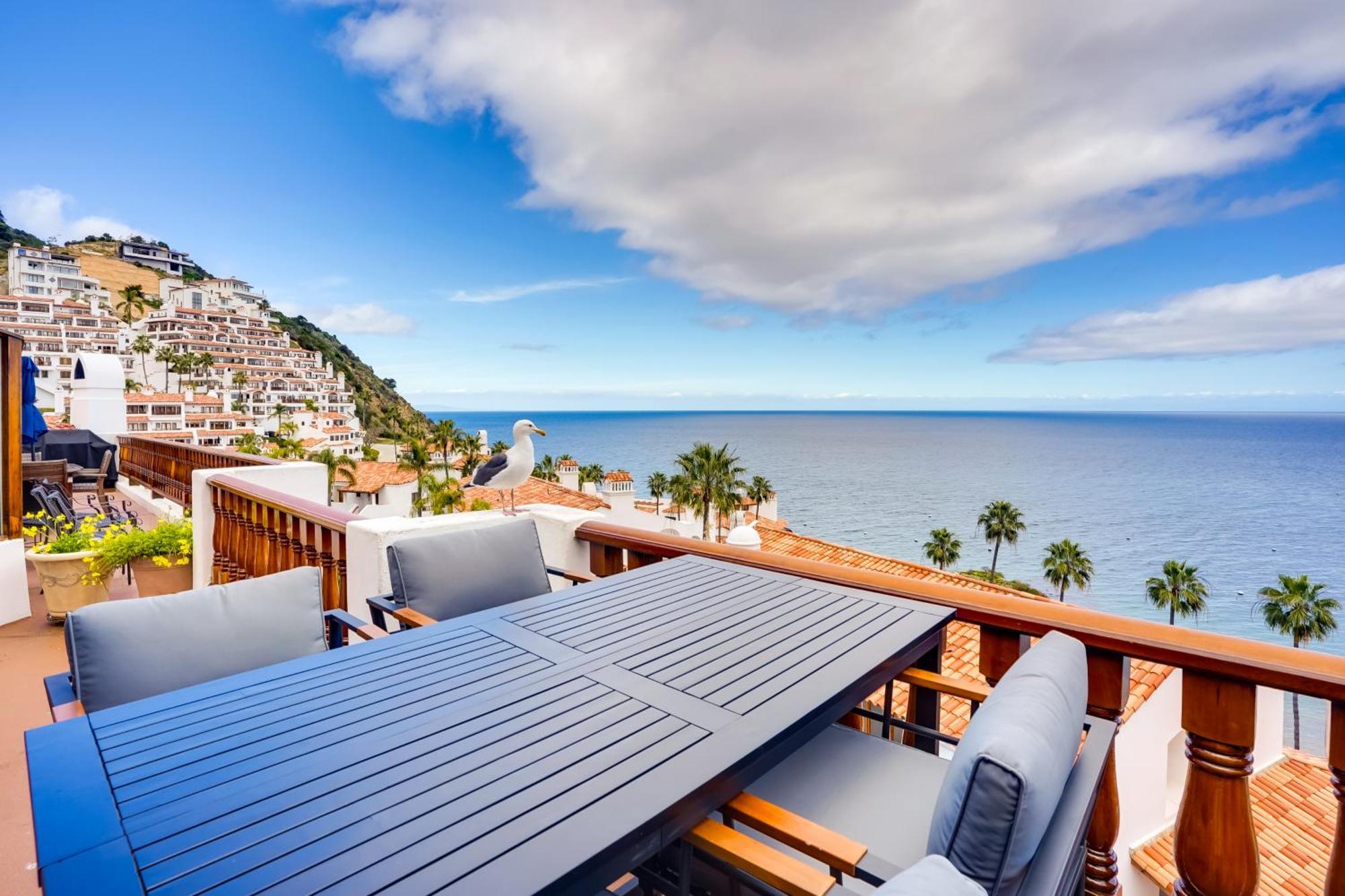 אבלון Bright Catalina Island Condo With Ocean Views! מראה חיצוני תמונה