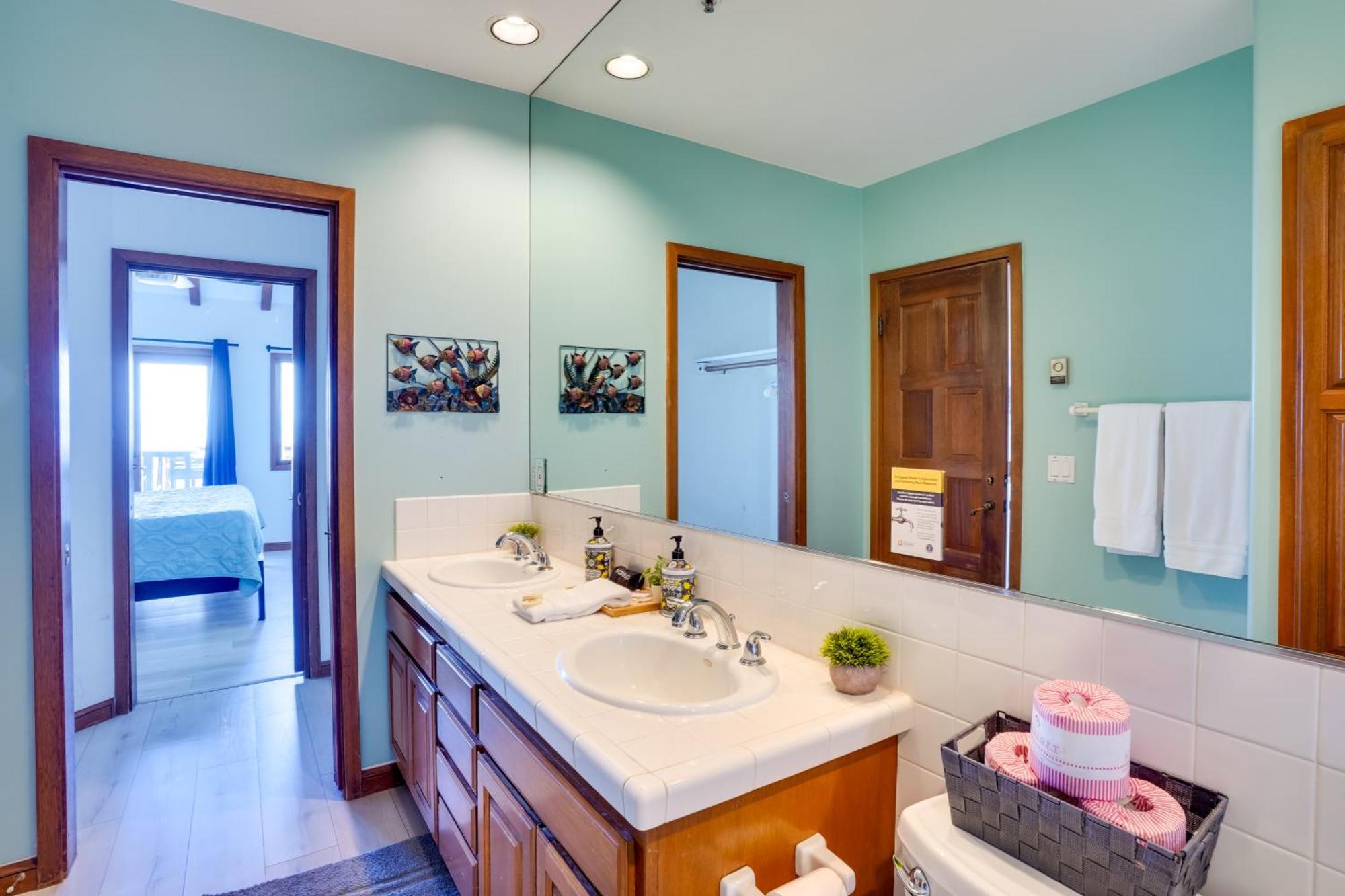 אבלון Bright Catalina Island Condo With Ocean Views! מראה חיצוני תמונה